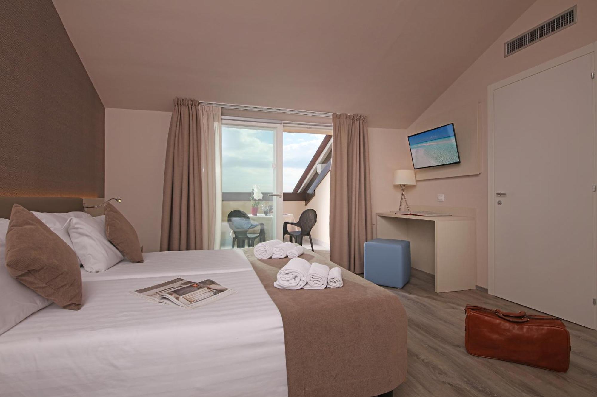 Spa Hotel Splendid Sole มาแนร์บา เดล การ์ดา ภายนอก รูปภาพ