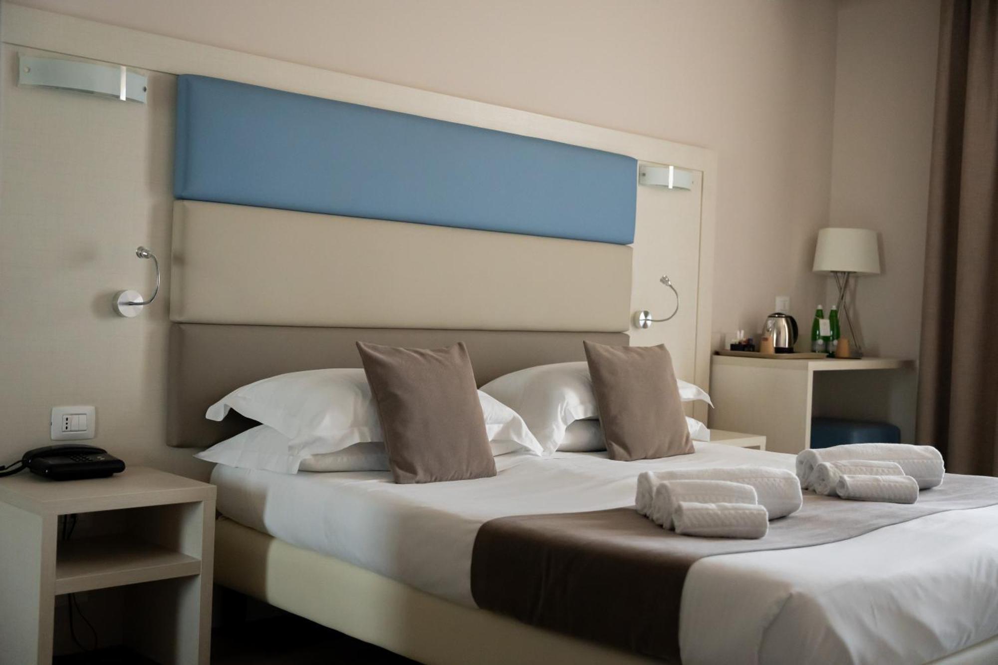 Spa Hotel Splendid Sole มาแนร์บา เดล การ์ดา ภายนอก รูปภาพ