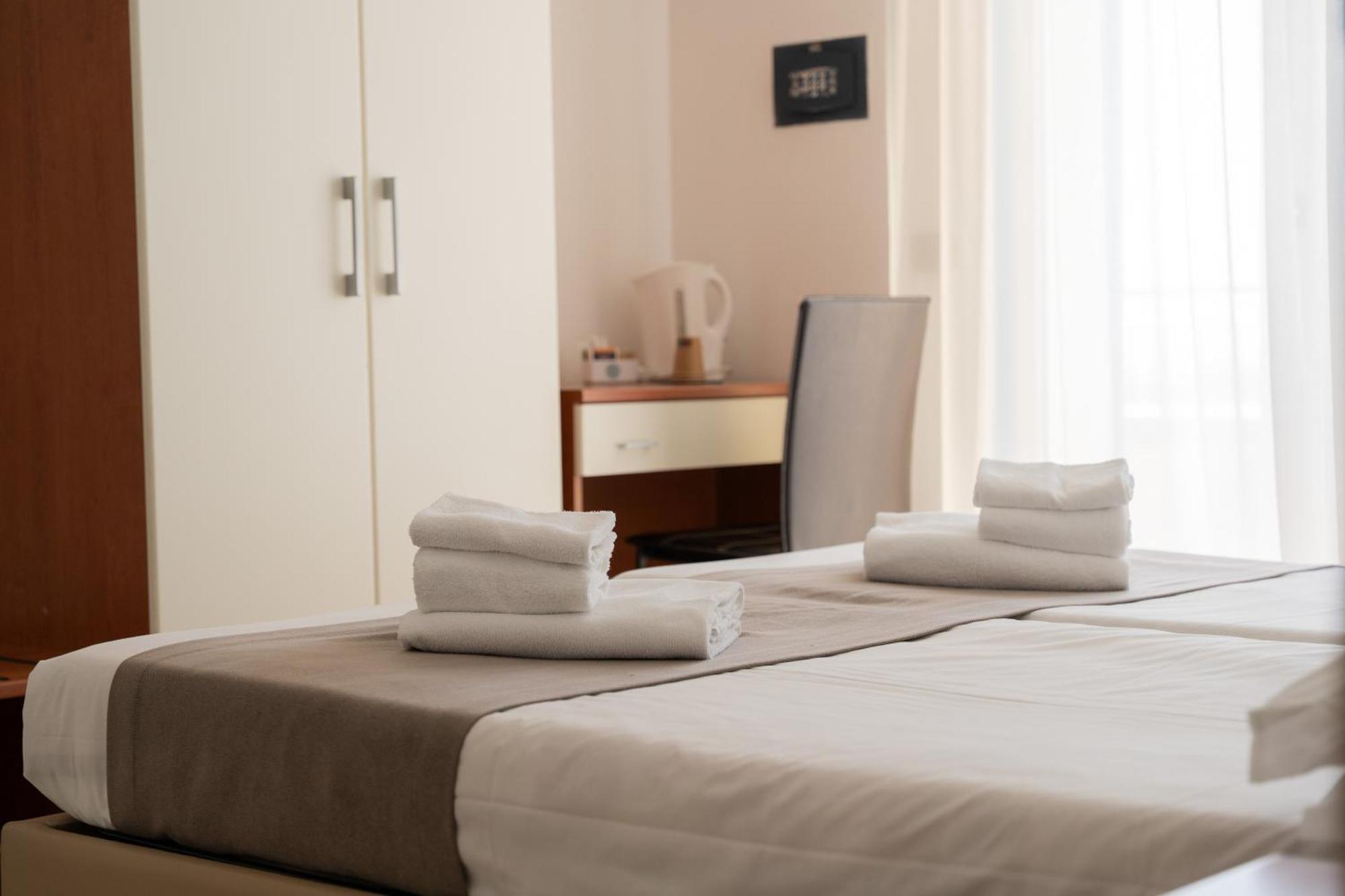 Spa Hotel Splendid Sole มาแนร์บา เดล การ์ดา ภายนอก รูปภาพ
