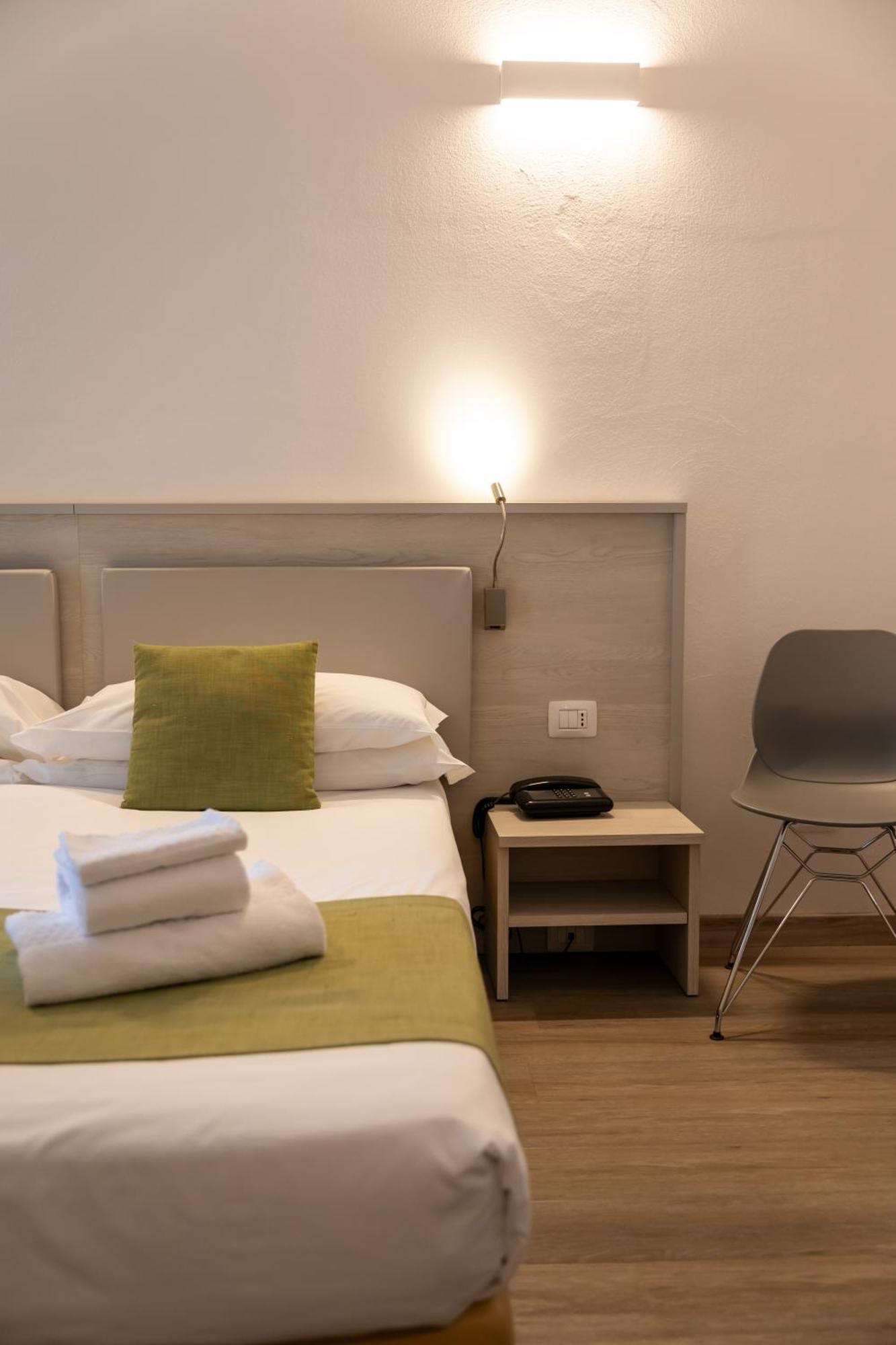 Spa Hotel Splendid Sole มาแนร์บา เดล การ์ดา ภายนอก รูปภาพ